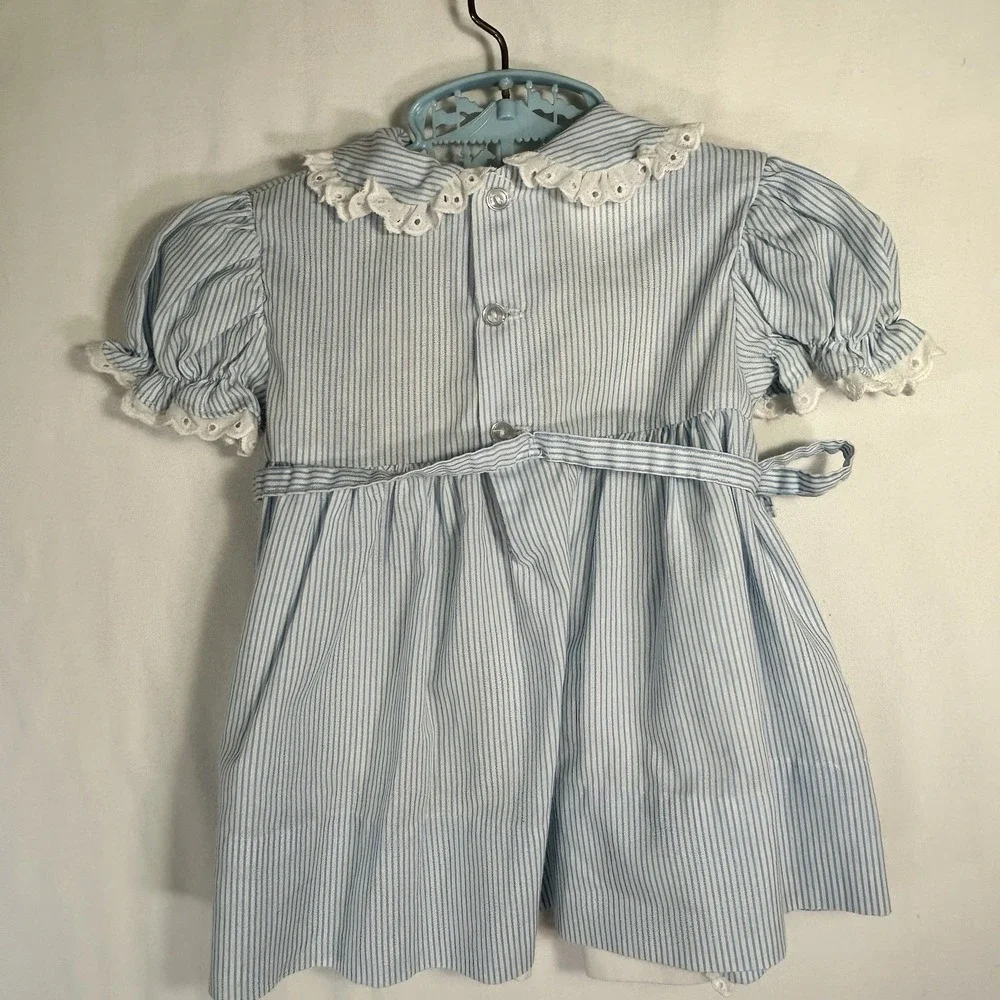 Polly Flinders Hand Smocked Dress Lightweight Blue Ruffled Collar Size 18 Months